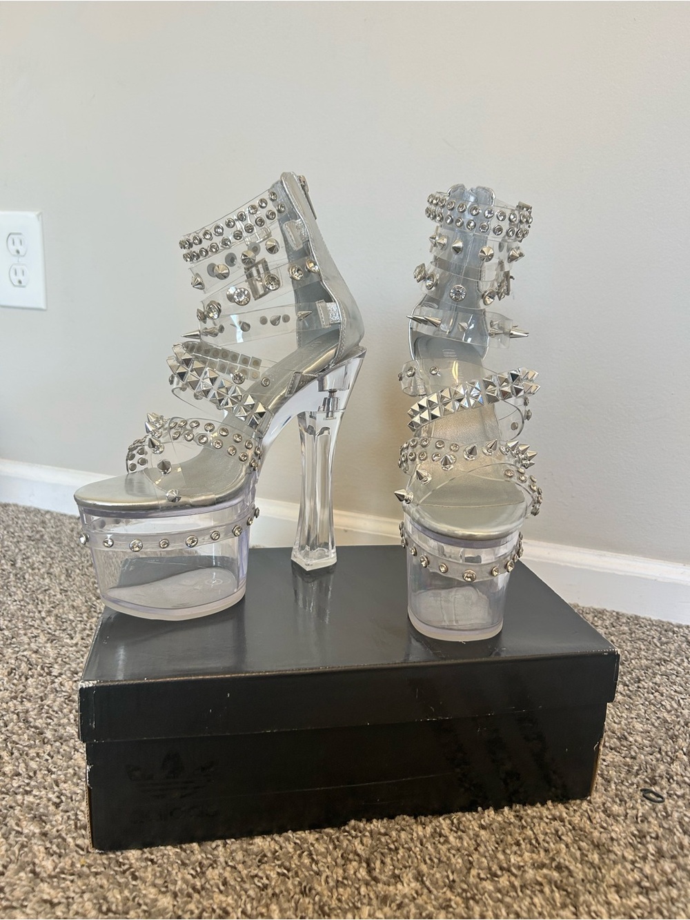 Dolls Kill platform